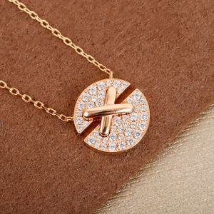 Meet your Posher, Lynn